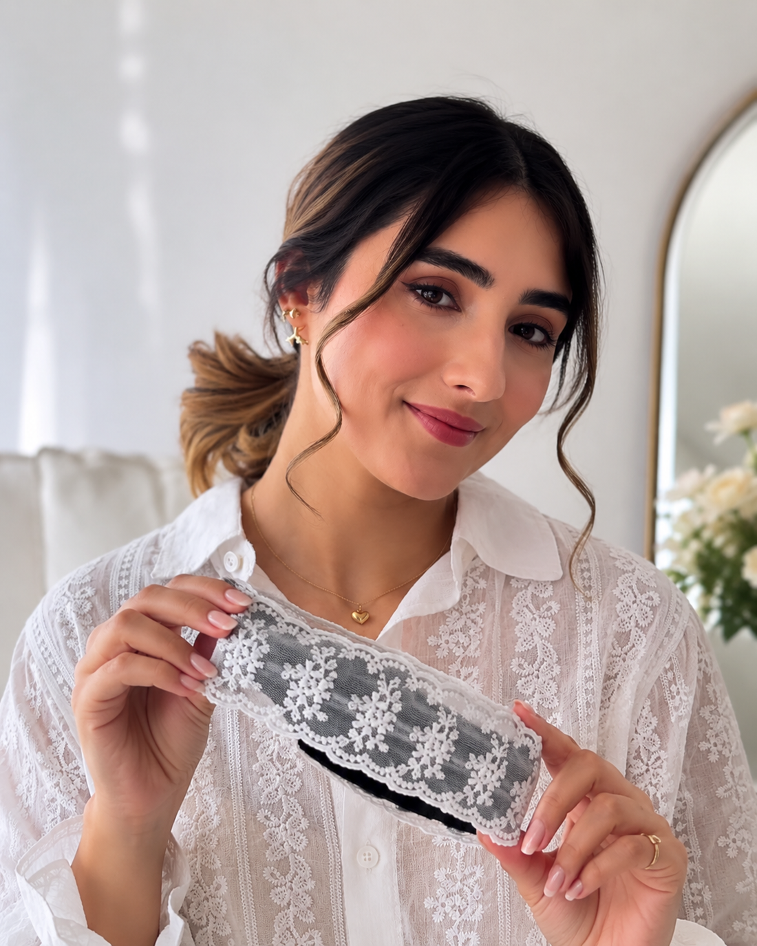 Delicate Flower Design Lace Headband
