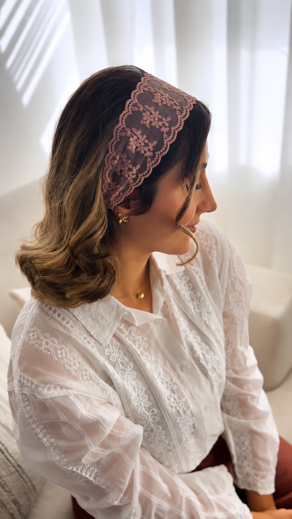 Delicate Flower Design Lace Headband