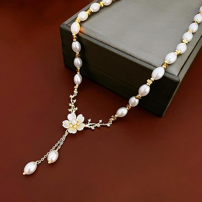 Luxury Pearl Flower Pendant Necklace